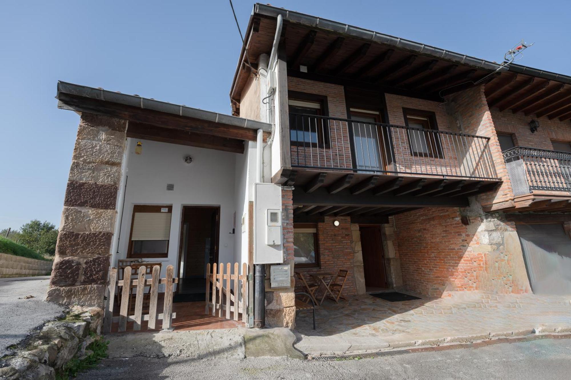 La Casita Del Puente Viejo Villa Oruna Bagian luar foto
